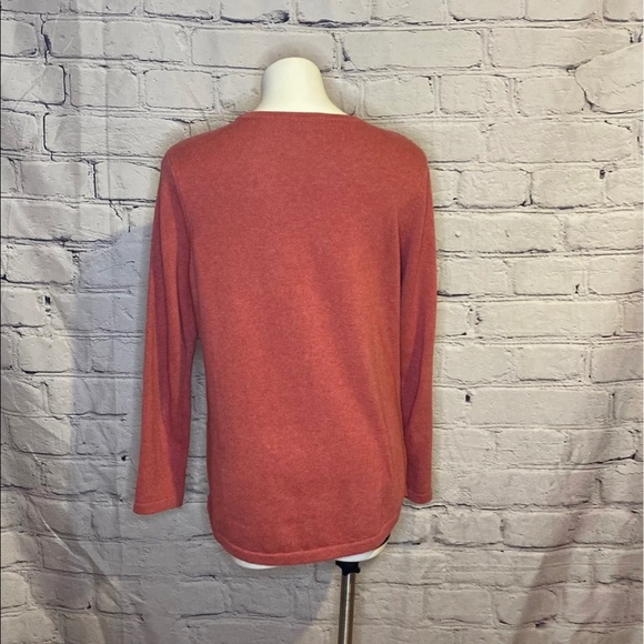 Comfy pullover sweater with front pocket - Picture 3 of 7